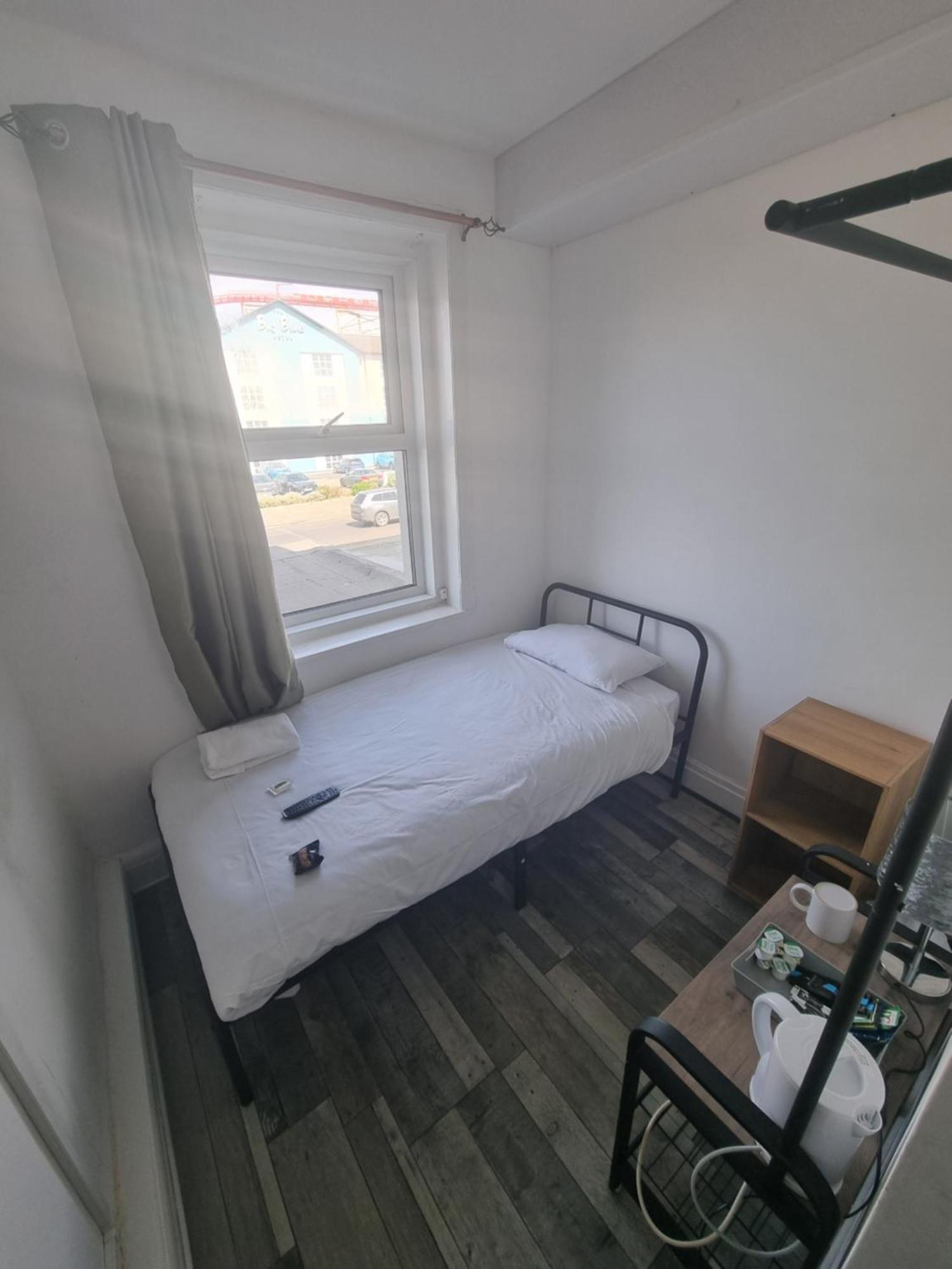 Burlington West Guest house *